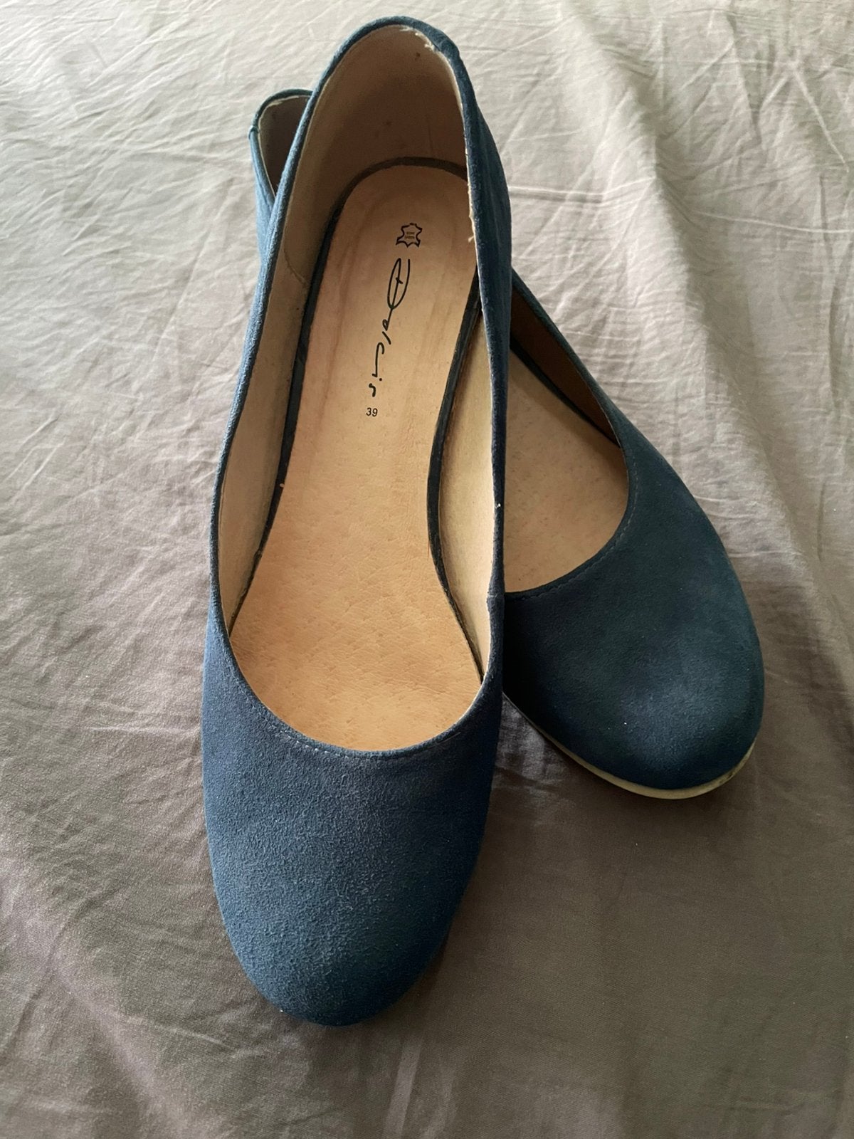 Dolcis suéde pumps 39., Ophalen of Verzenden, Zo goed als nieuw, Blauw