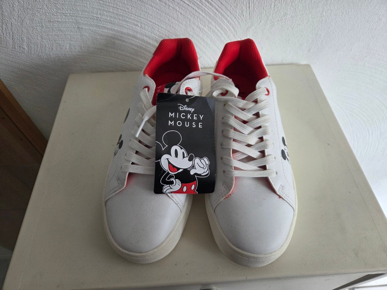 Nieuwe Disney Mickey Mouse schoenen maat 39, Kleding | Dames, Disney, Wit, Nieuw, Ophalen of Verzenden