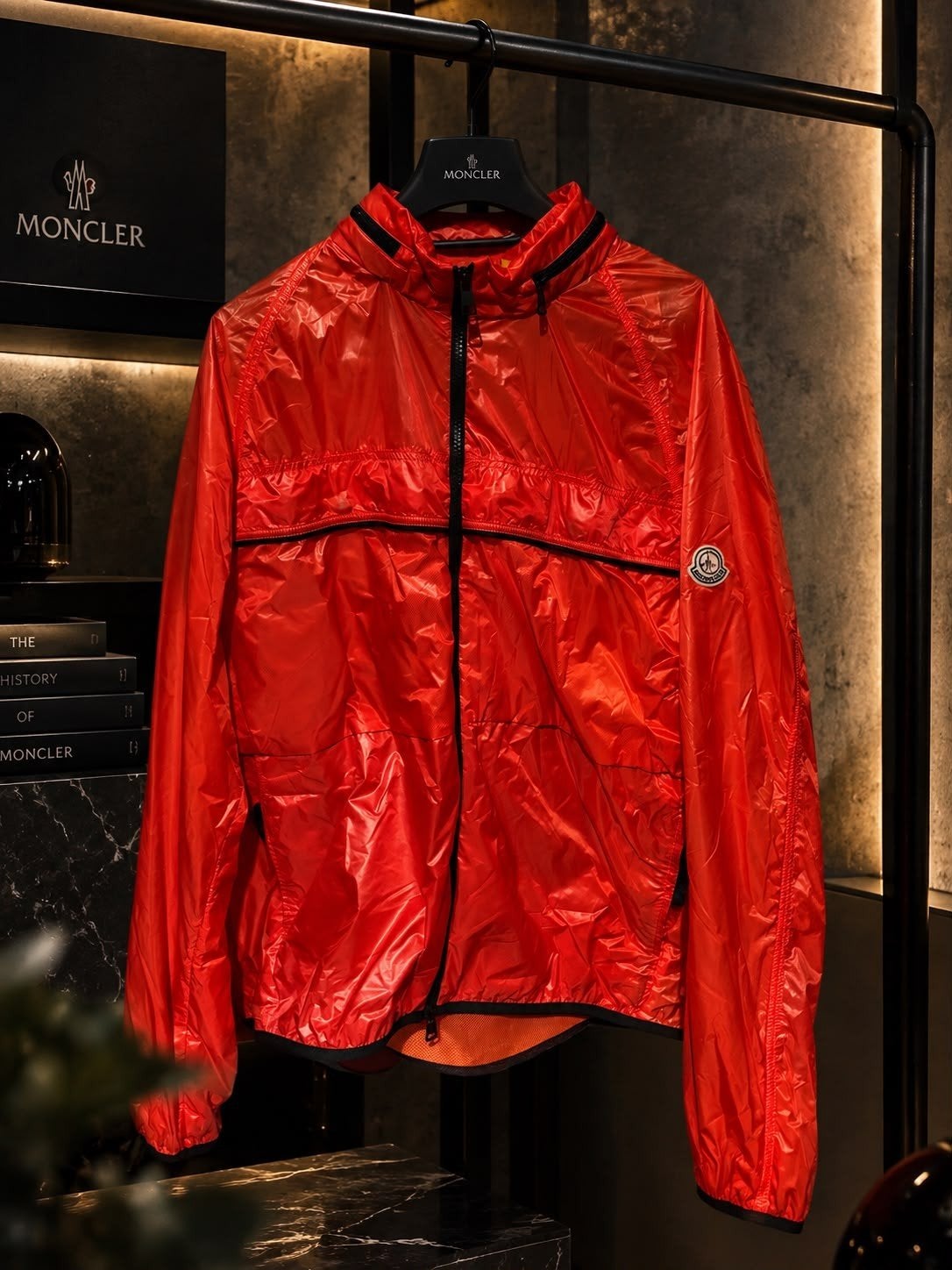 Moncler x mercedes Windbreaker – Oranje/Rood – Maat XL, Moncler, Maat 56/58 (XL), Oranje, Ophalen of Verzenden
