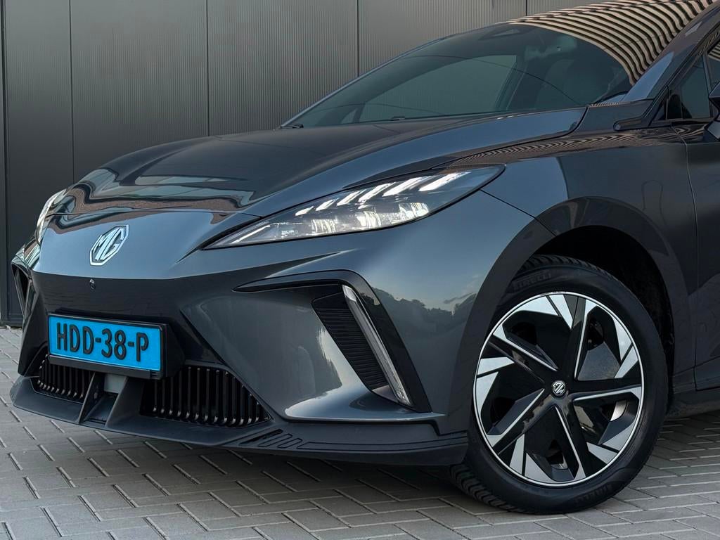 MG MG4 Electric Luxury 64 kWh Taxiklaar, Automaat, Achterwielaandrijving, Gebruikt, 51 kWh