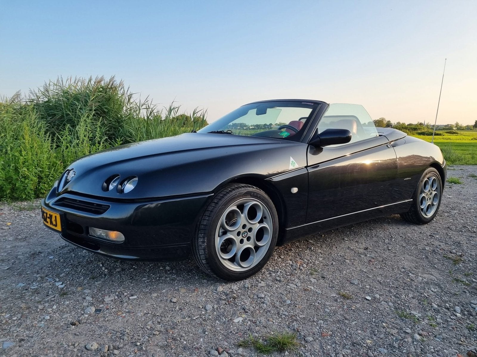 Alfa Romeo Spider 2.0 TS 16V 2001 Zwart (gereviseerde motor), Auto's, Voorwielaandrijving, 1345 kg, Cabriolet, Spider