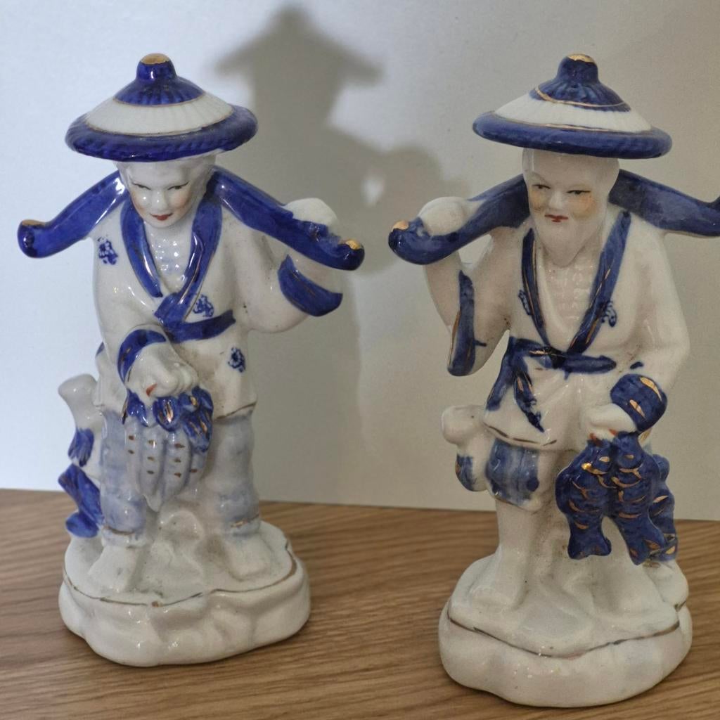 2 porseleinen Chinese beeldjes - Vissersfiguren, Antiek en Kunst, Antiek | Porselein, Ophalen of Verzenden