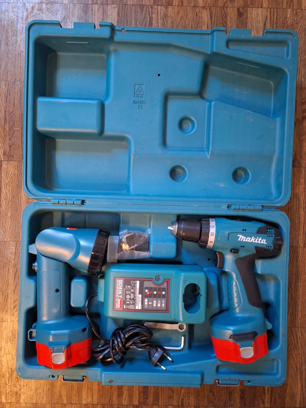 Makita 14.4V Accuboormachine 6281DWPLE. LET OP Accu's slecht, Ophalen, Gebruikt, Variabele snelheid, Boor- en Schroefmachine