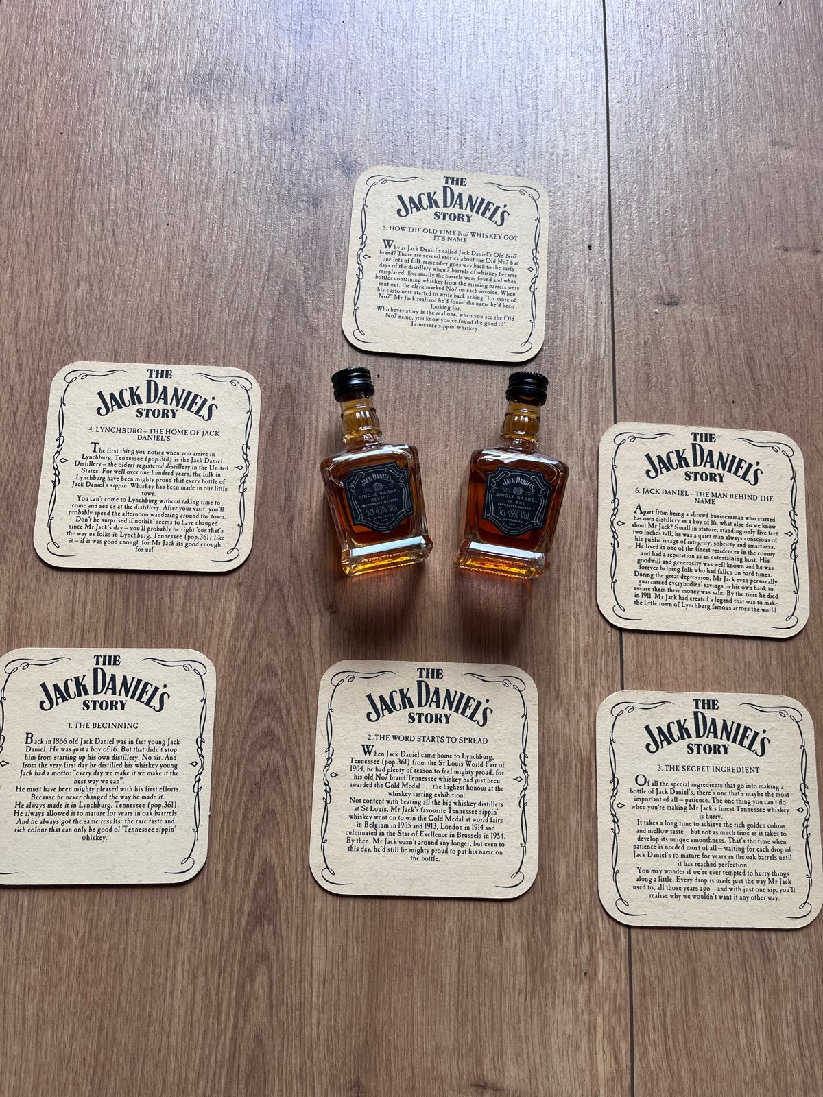 Jack Daniel's Miniatuurflesjes en Onderzetters Set, Ophalen of Verzenden, Zo goed als nieuw, Gebruiksvoorwerp