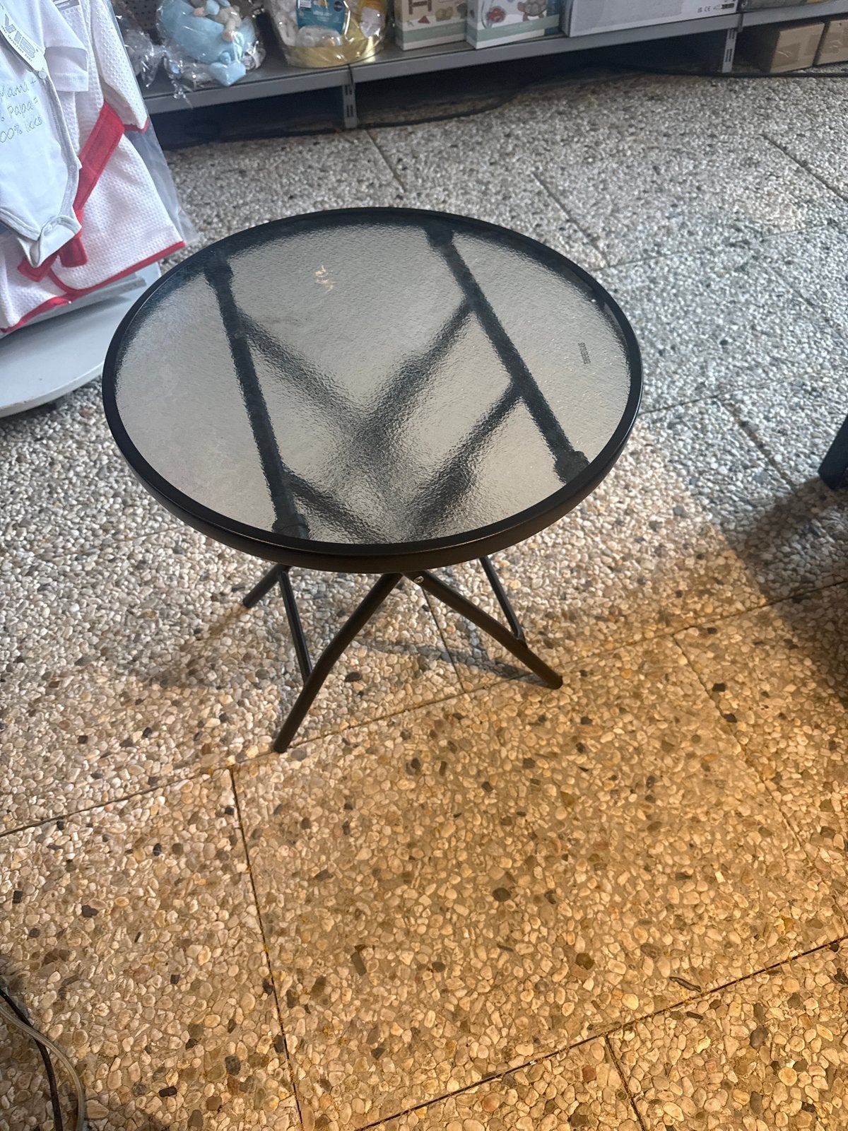 Nieuwe ronde bijzettafel met glazen blad, Ophalen of Verzenden, Nieuw, Rond, Metaal