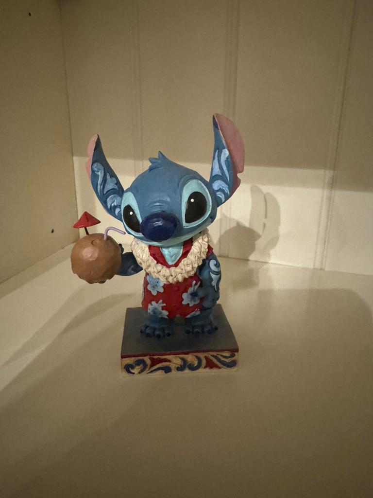 Disney traditions stitch hawaii, Ophalen of Verzenden, Overige figuren, Zo goed als nieuw, Beeldje of Figuurtje