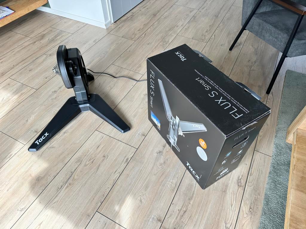 Tacx Flux S Smart Trainer – Zo goed als nieuw (met doos), Aluminium, Zo goed als nieuw, Meer dan 20 versnellingen, Ophalen