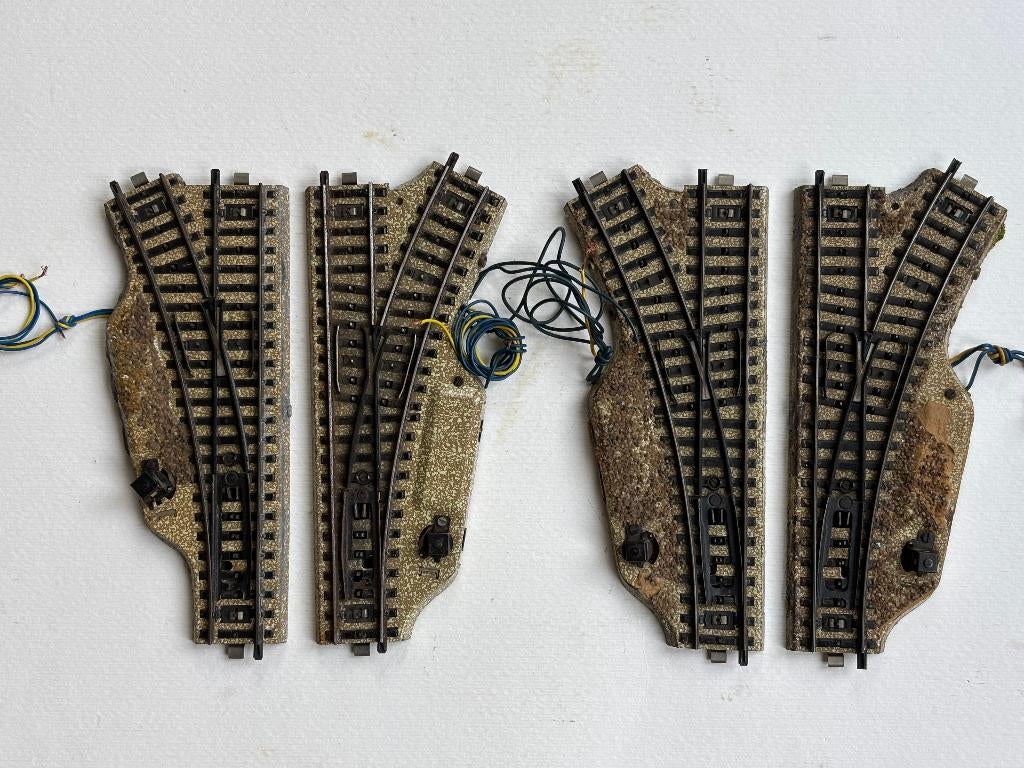 4 Märklin elektrische wissels M rails, Wisselstroom, Gebruikt, Rails, Ophalen of Verzenden