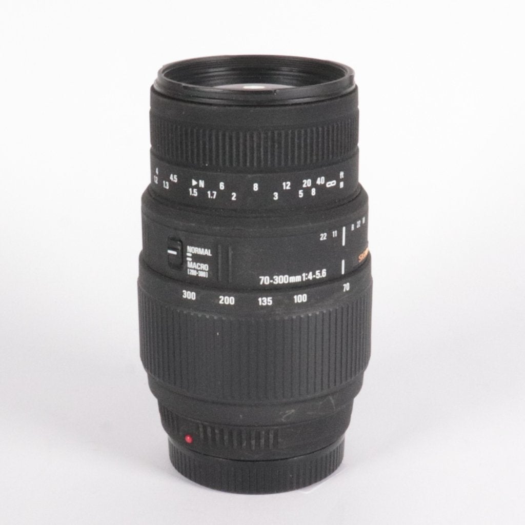 Sigma DG 70-300mm 1.4-5.6ft - Nette  Staat, Sigma, Gebruikt, https://www.sigma-global.com/en/contact/, 2-4-16 Kurigi, Asao-ku, Kawasaki-shi, Kanagawa 215-8530, Japan