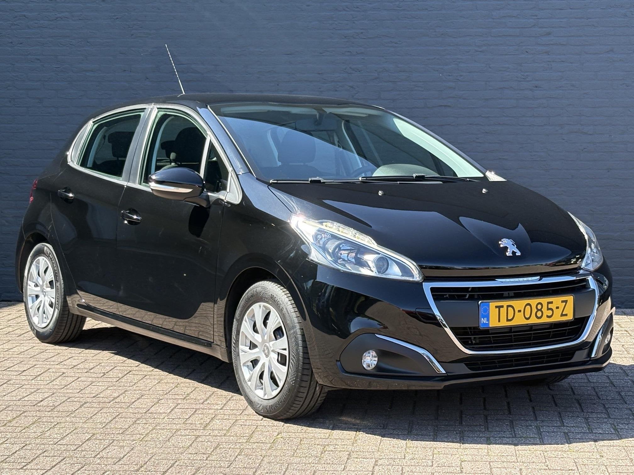 Peugeot 208 1.2 PureTech Blue Lease Executive Navigatie | Cr, Voorwielaandrijving, Stof, Euro 6, 1199 cc