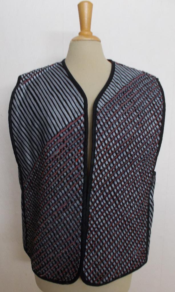 Handgemaakt Scandinavische look apart gilet! L, Verzenden, Maat 42/44 (L), Zo goed als nieuw, Zonder mouw