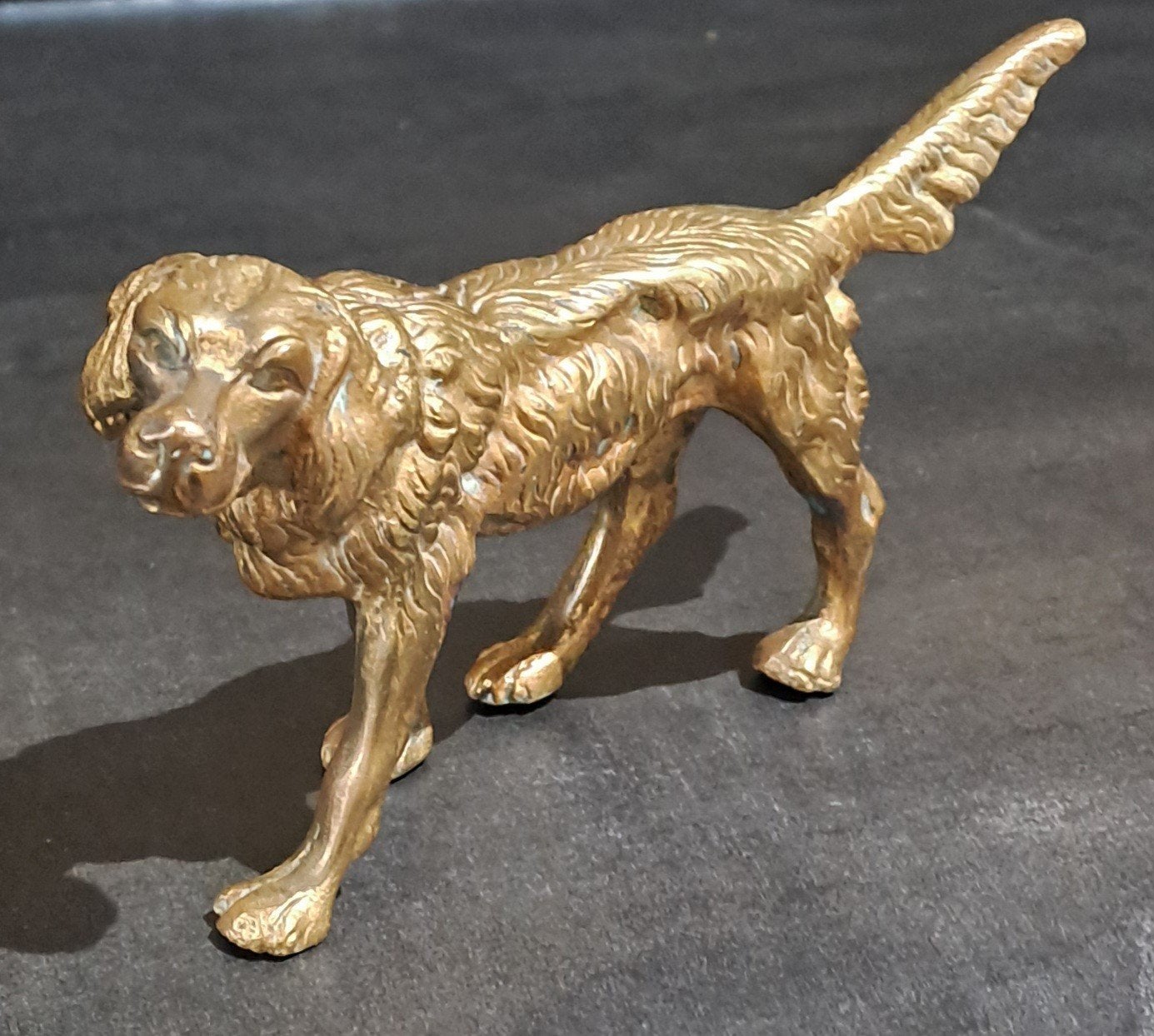Antiek bronzen beeldje van een jachthond, Ophalen of Verzenden, Brons