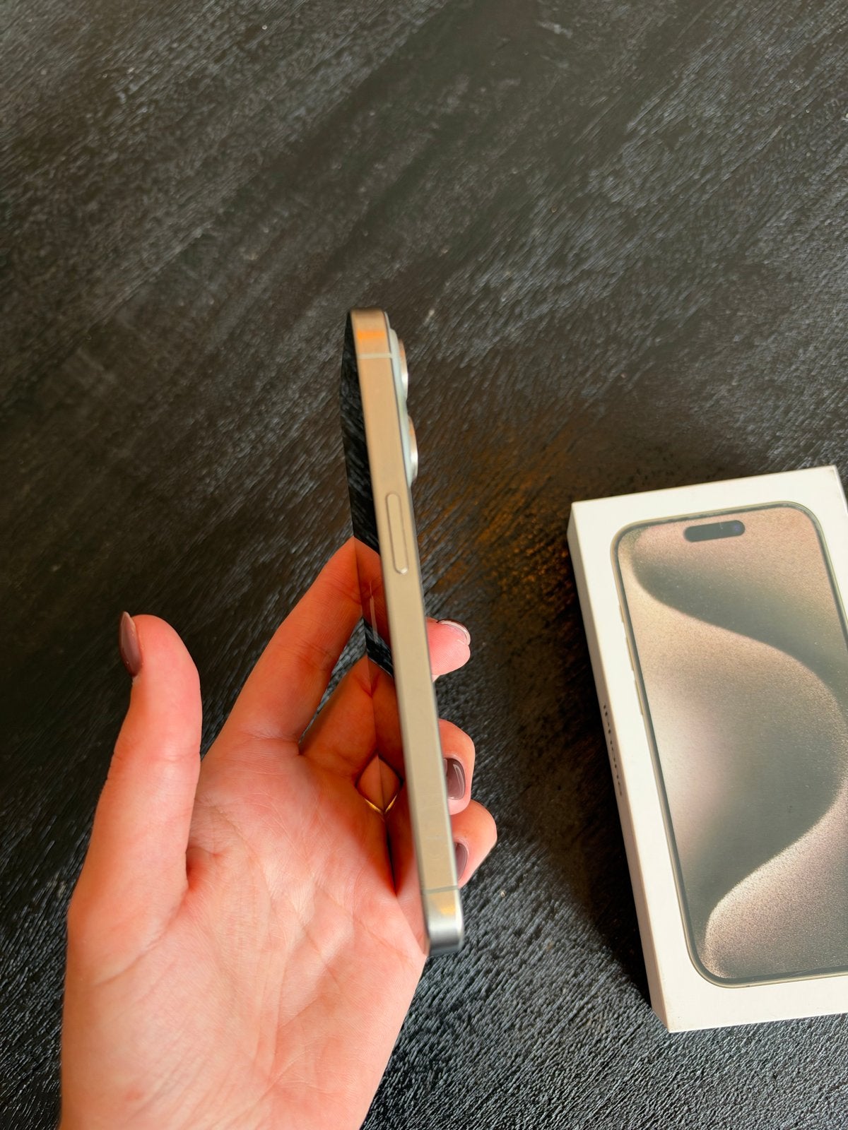 Foto 8 van iPhone 15 Pro - 512 GB - Lichte krasjes, 84% batterij
