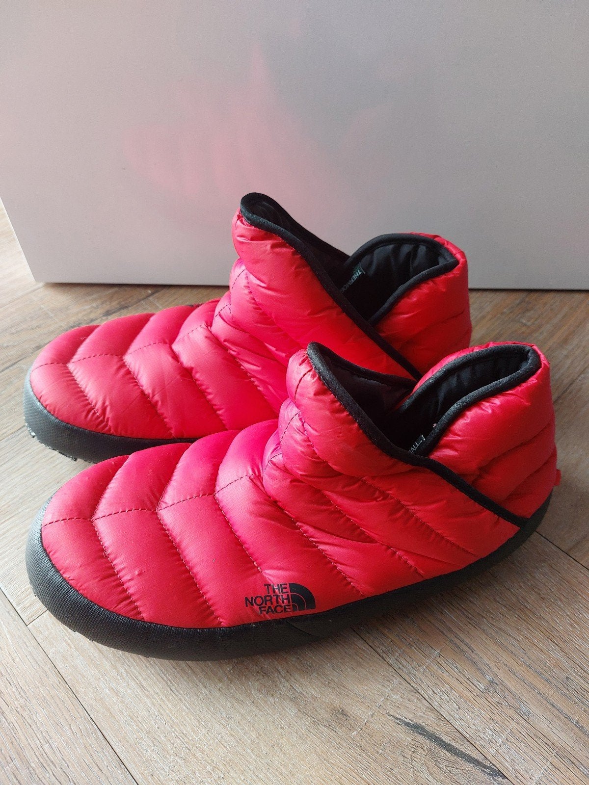 Sloffen The North Face maat 43, Ophalen of Verzenden, Nieuw, Schoenen