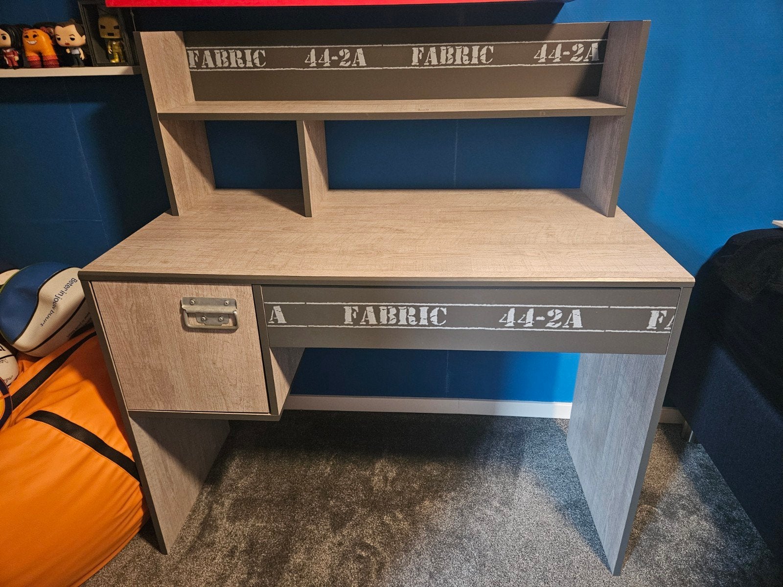 Bureau en kledingkast voor tienerkamer, Huis en Inrichting, Bureaus, Ophalen, Gebruikt