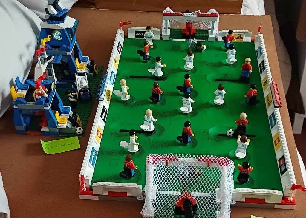 Voetbalveld LEGO 3425 + 3408 Voetbalsets – 100% compleet, Gebruikt, Overige thema's, Lego, Ophalen of Verzenden