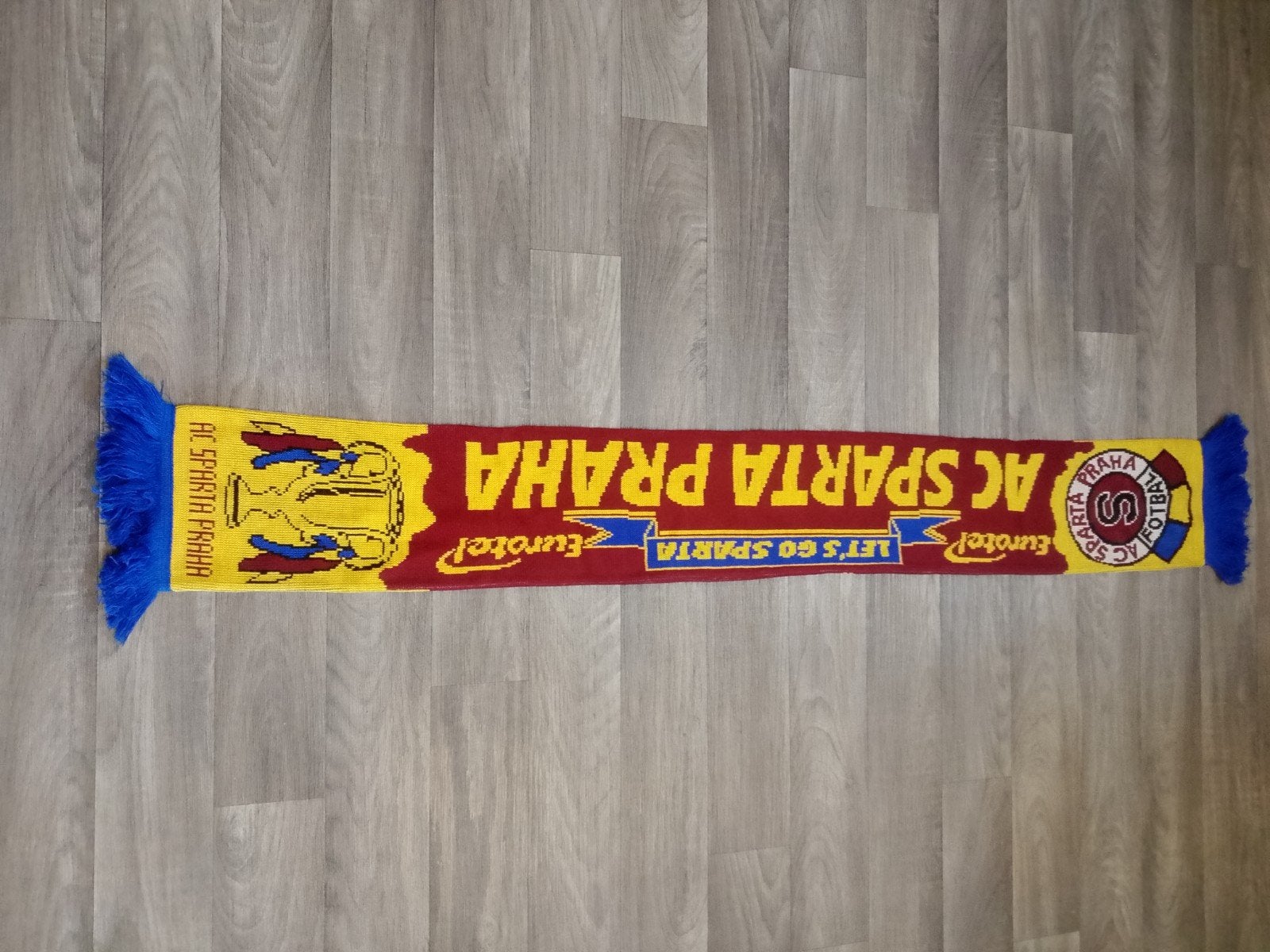AC Sparta Praag Voetbalsjaal - Fanartikel, Ophalen of Verzenden, Zo goed als nieuw, Buitenlandse clubs, Vaantje of Sjaal