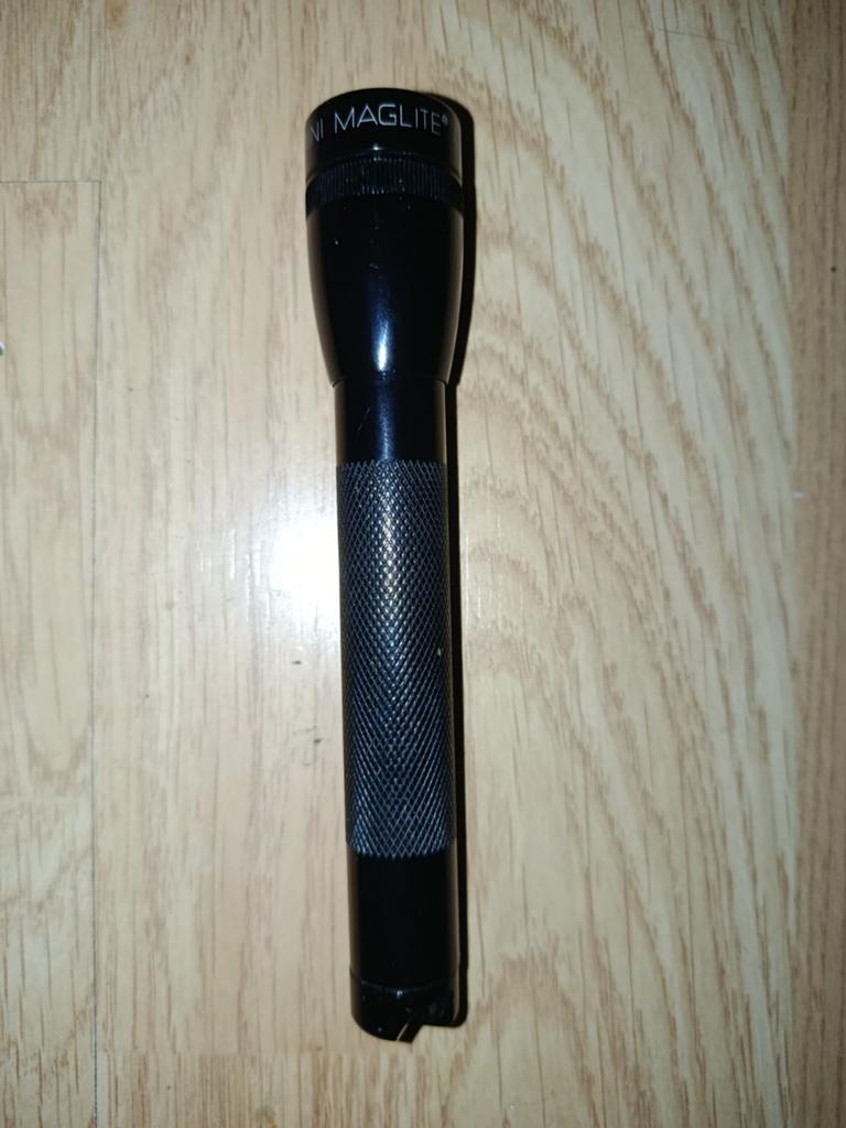 Mini Maglite zaklamp - Compact en duurzaam, Ophalen of Verzenden, Gebruikt, Batterij