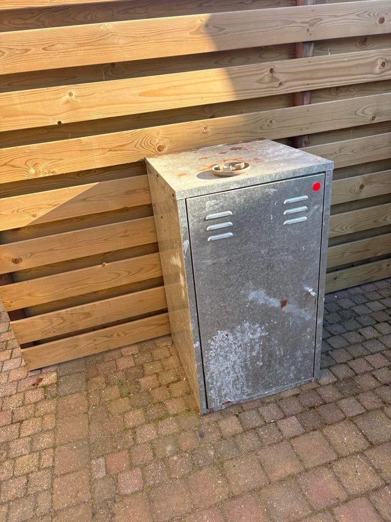 Metalen opbergkast voor buiten - Gegalvaniseerd, Tuin en Terras, Bergingen en Tuinkasten, Ophalen of Verzenden, Zo goed als nieuw