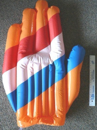 opblaasbaar grote oranje met rood-wit-blauwe hand nieuw, Verzamelen, Ophalen of Verzenden, Nieuw, Overige binnenlandse clubs, Overige typen