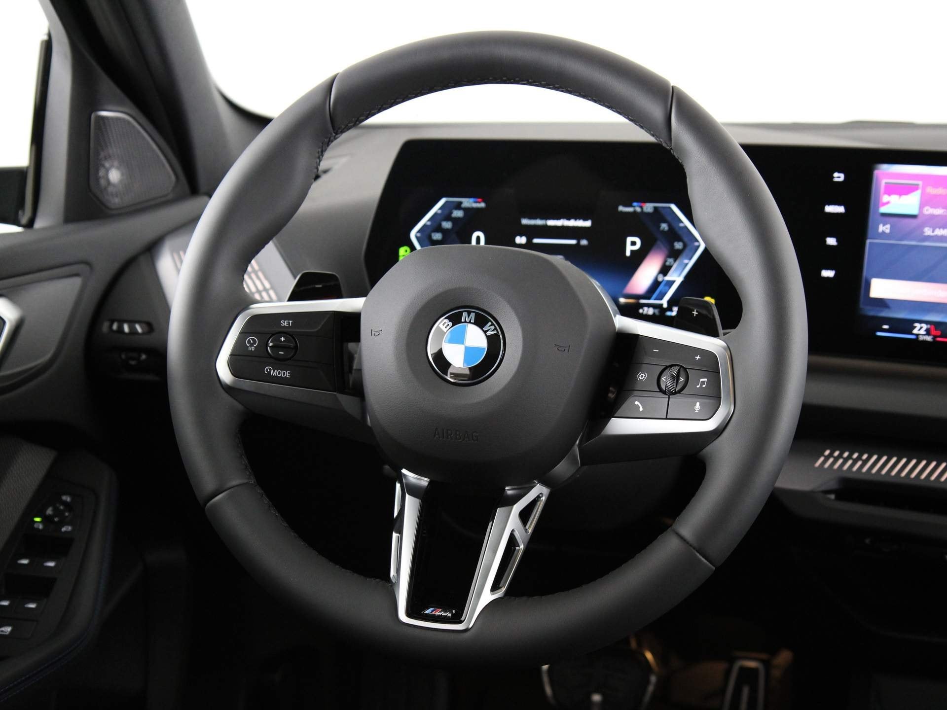 BMW 1 Serie 120 M-Sport (bj 2025, automaat), Auto's, Dealer onderhouden, Gebruikt, 156 pk, Met garantie (alle)