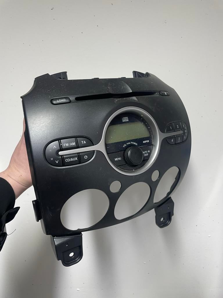 Mazda 2 radio met paneel - Werkt perfect, Ophalen of Verzenden, Gebruikt