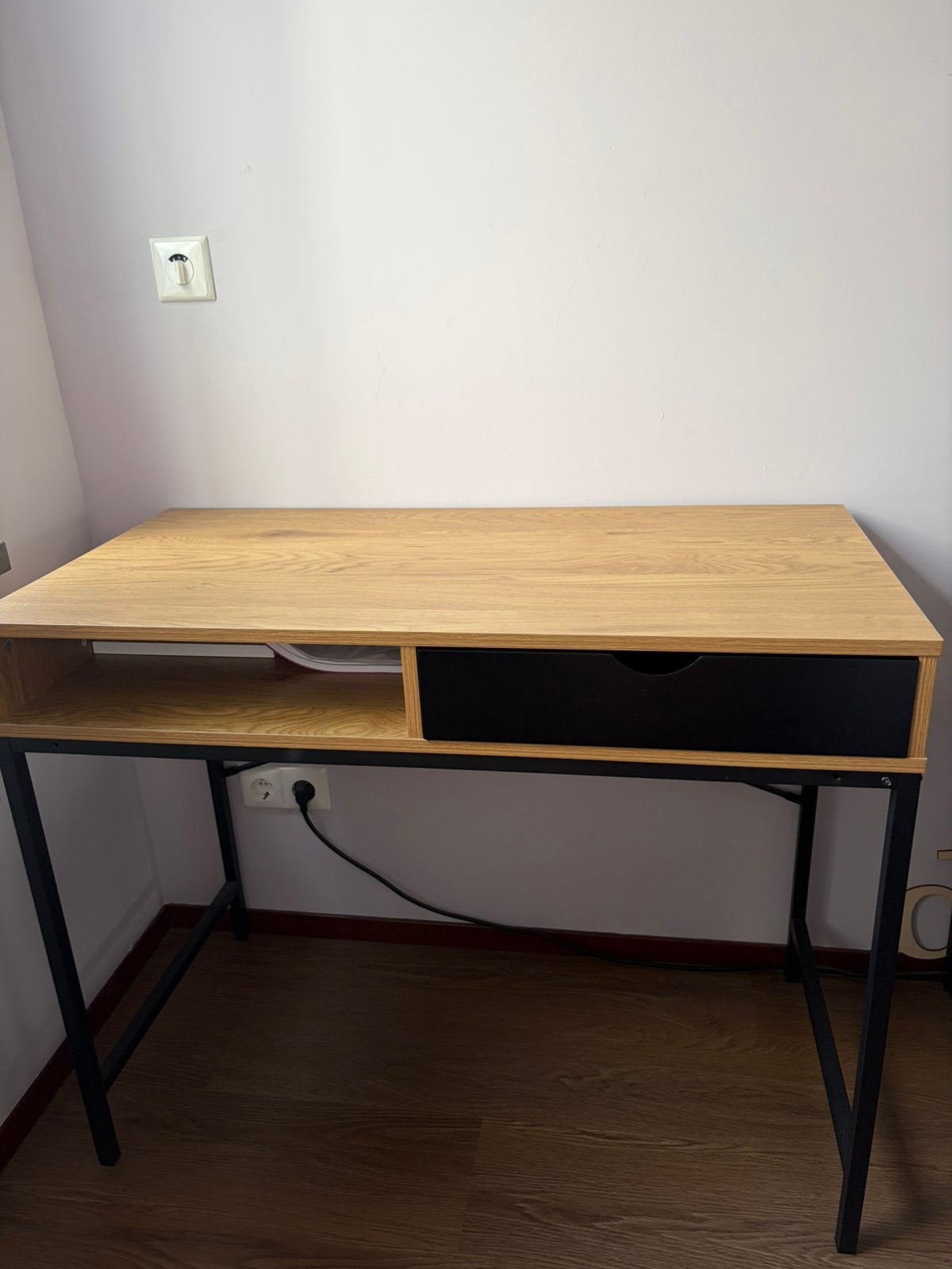 Bureau Jysk, Ophalen, Met lades, Schoolbureau, Zo goed als nieuw