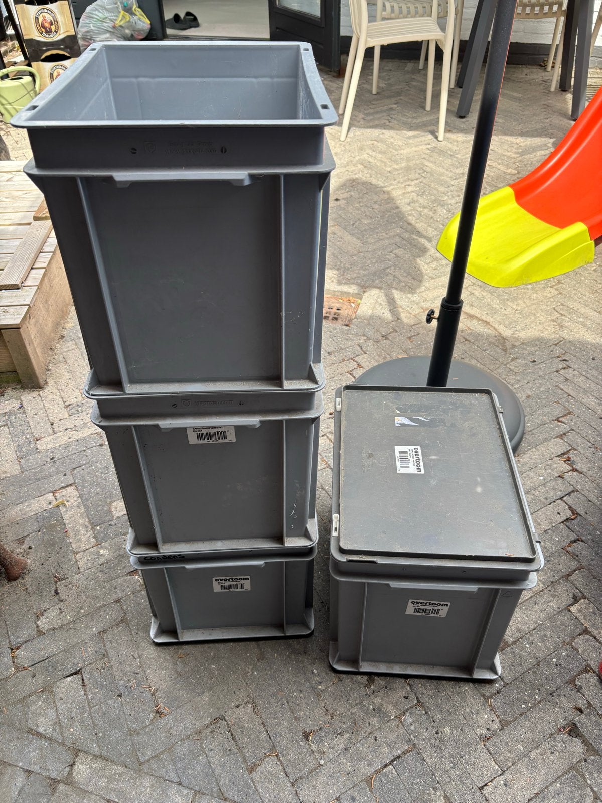 4x UTZ Stapelbakken met 1 Deksel - Opslagbakken, Ophalen, 50 – 75, Gebruikt, Minder dan 50 cm