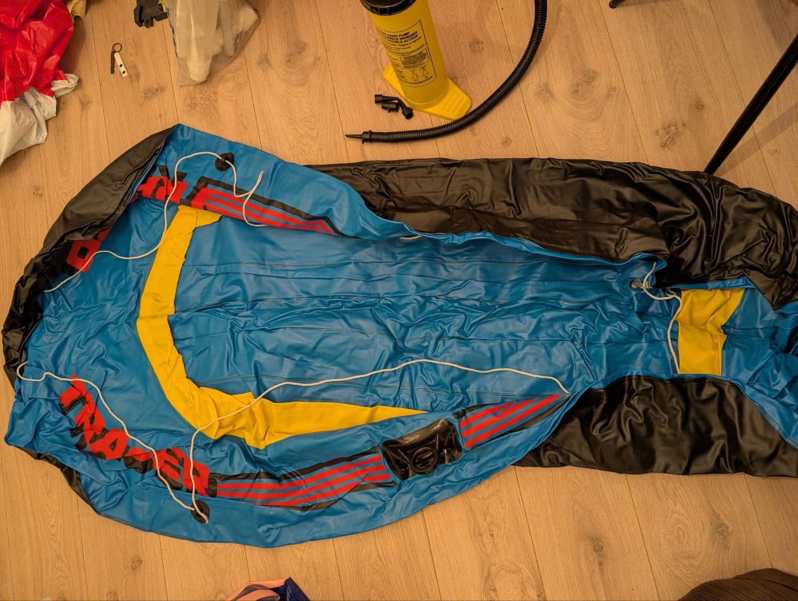 opblaasbare rubberboot met peddels en pomp, Ophalen, Zo goed als nieuw