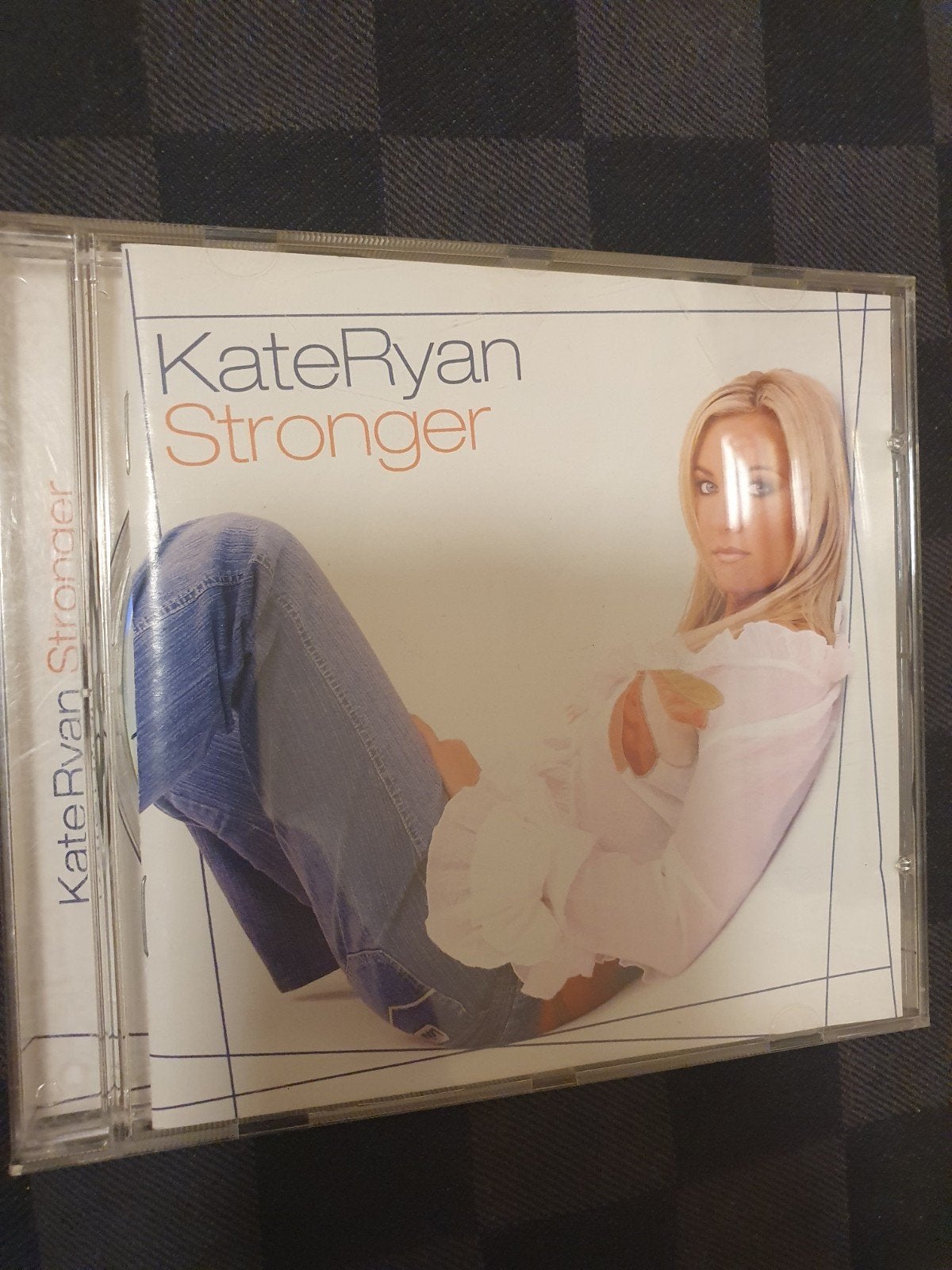 Kate ryan stronger, Verzenden