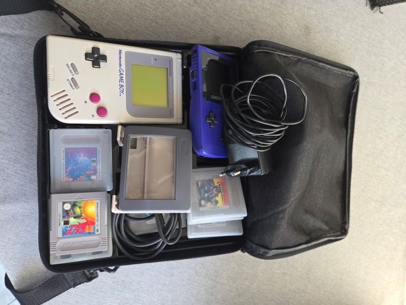 Gameboys 2x met 12 games en meer, Ophalen of Verzenden, Gebruikt, Game Boy Color, Met beschermhoes of tas