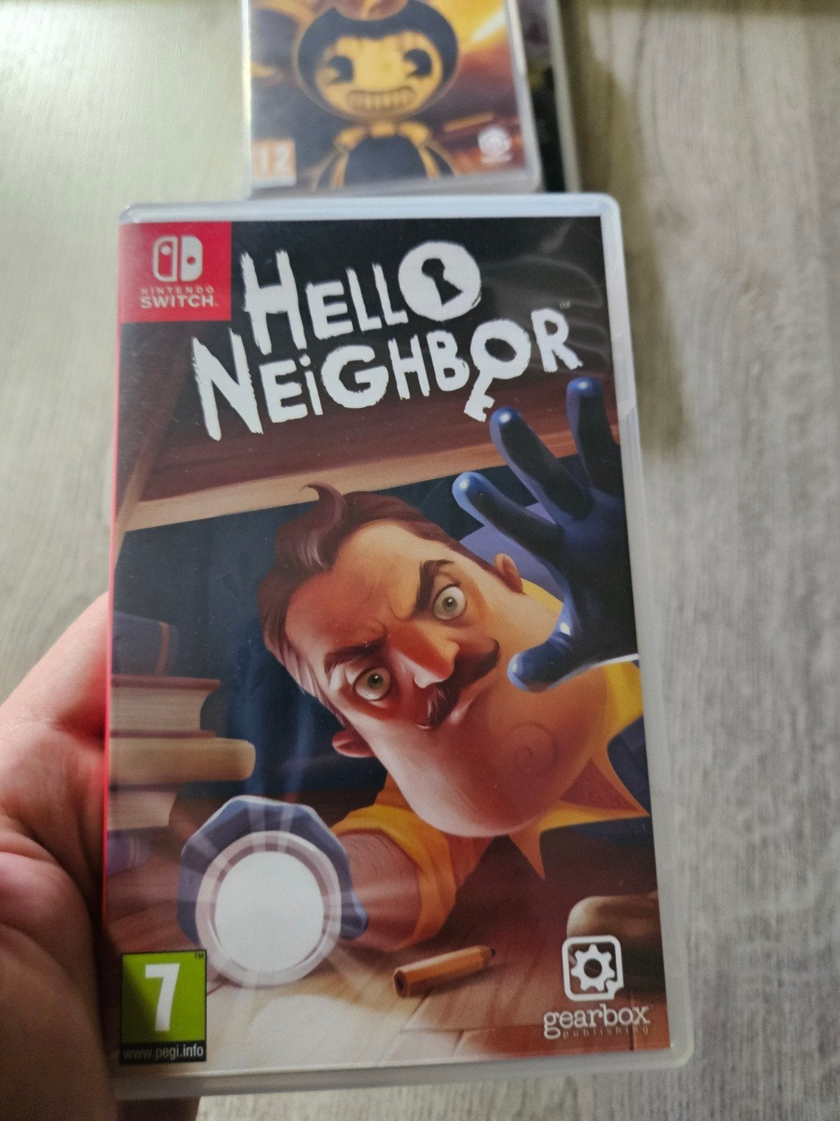 Hello Neighbor Nintendo Switch - Stealth Horror Game, Ophalen of Verzenden