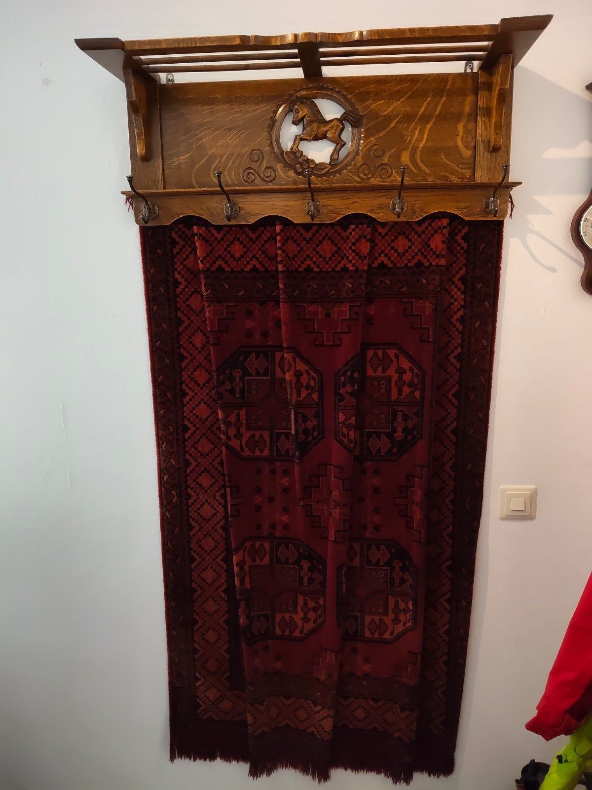 Antieke houten kapstok met paardmotief, Ophalen, Hout, Wandkapstok, Minder dan 100 cm
