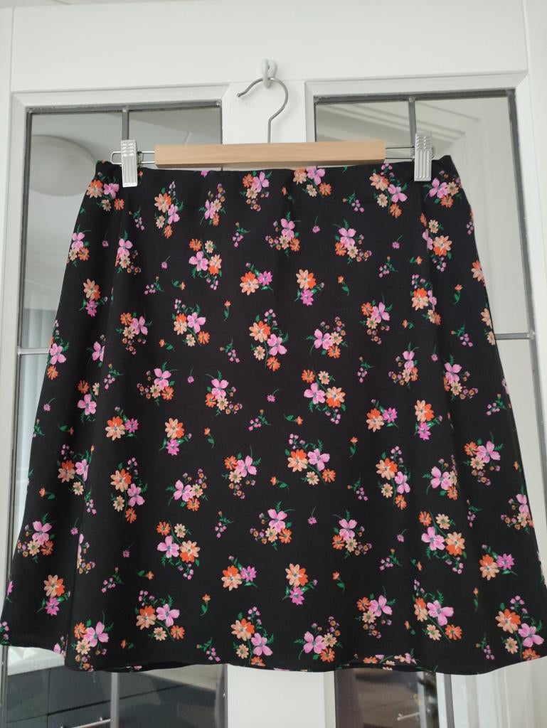 Neo Noir rok maat 38 met bloemenprint, Maat 38/40 (M), Neo Noir, Zwart, Nieuw