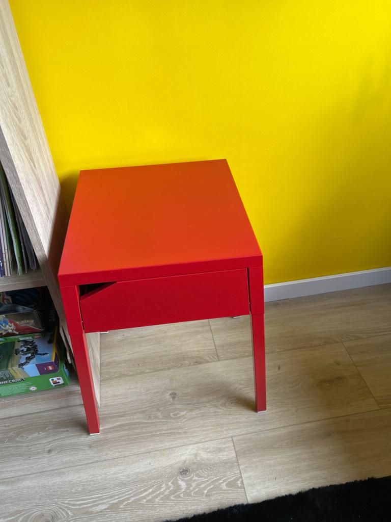 IKEA Nachtkastje Metaal Rood - Praktisch & Compact, Ophalen, Gebruikt, Minder dan 45 cm, Metaal of Aluminium
