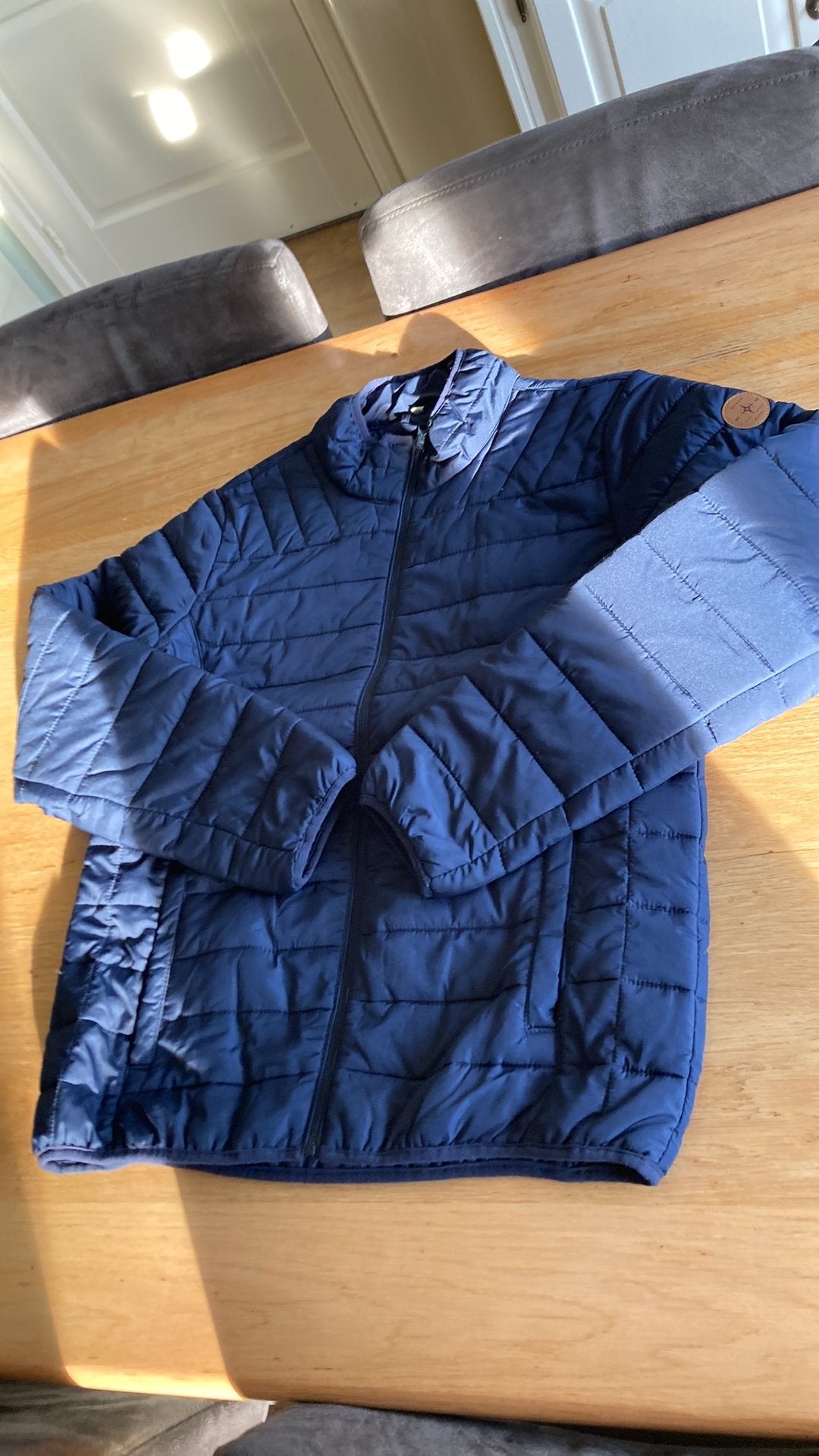 Nieuwe donkerblauwe jas maat M, Ophalen, Nieuw, Blauw