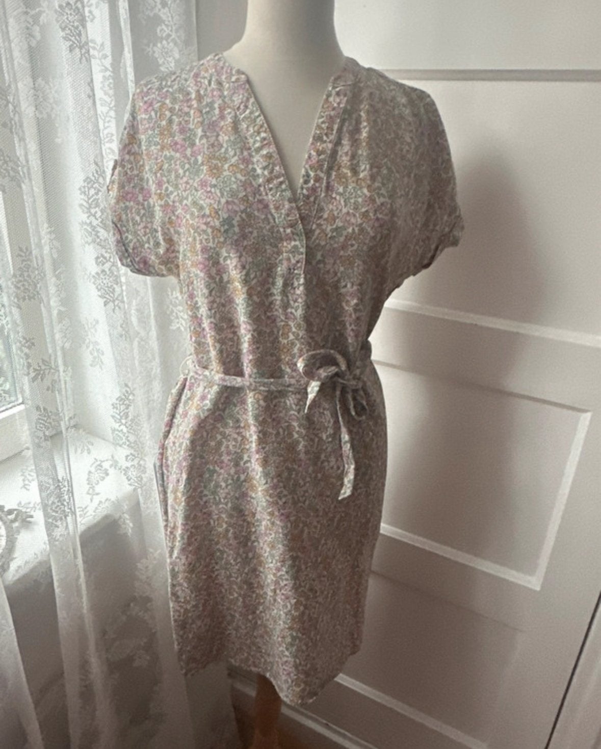Prachtige vintage zomerse liberty gebloemde linnen jurk, Ophalen of Verzenden, Zo goed als nieuw, Maat 36 (S), Onder de knie