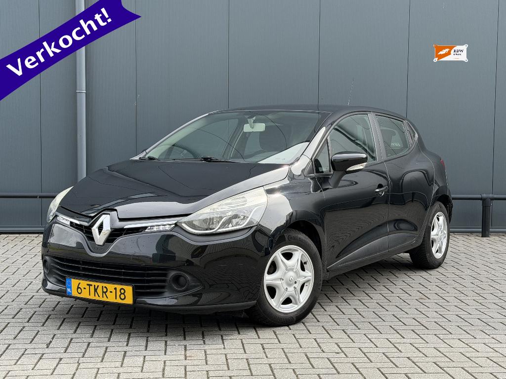 Renault Clio 0.9 TCE 90pk 5-DRS 2014 Zwart | Navi | Cruise, Voorwielaandrijving, Stof, 40 €/maand, Zwart