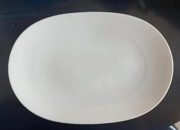 Witte ovalen serveerschaal, schaal; Tirschenreuth; 21,5*32, Ophalen of Verzenden, Overige stijlen, Porselein, Schaal of Schalen