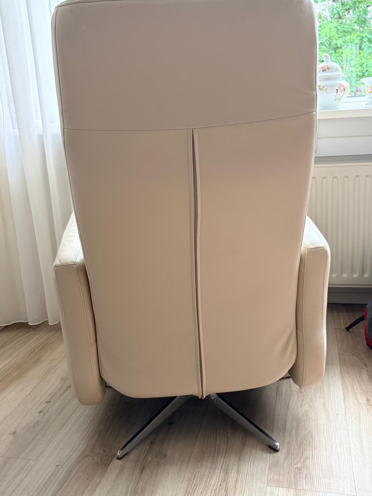 Gratis: Leren Relaxfauteuil - Crème/Beige, Huis en Inrichting, Ophalen, Gebruikt, Modern, Comfort, 75 tot 100 cm