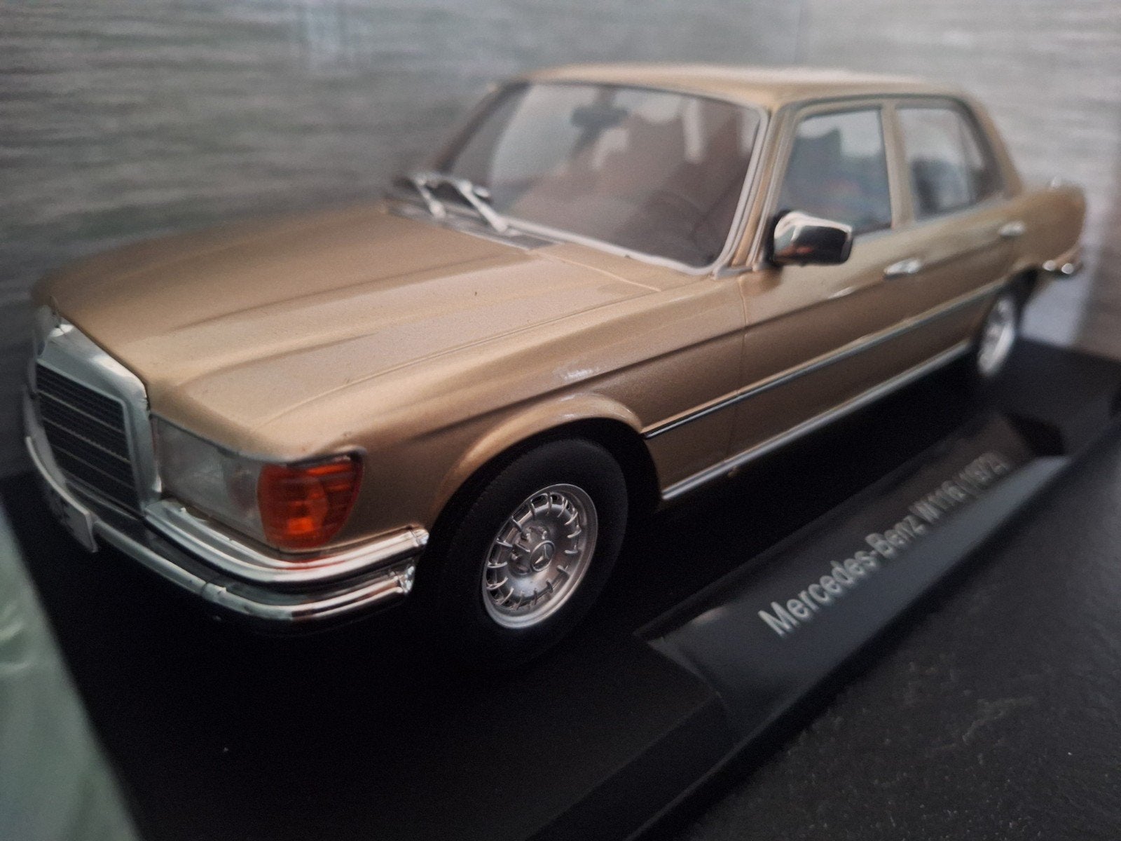 Mercedes Benz S- Klasse W116 Schaal 1:18, Hobby en Vrije tijd, Modelauto's | 1:18, Overige merken, MCG, Nieuw, Ophalen of Verzenden