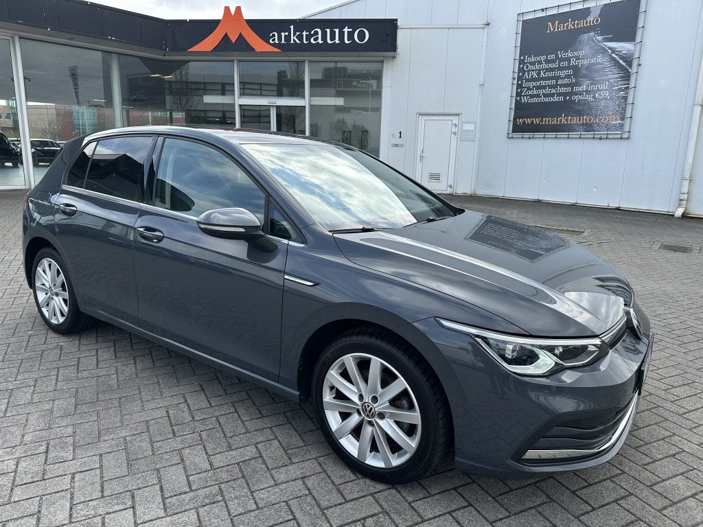 Volkswagen Golf VIII Lim. 1.5 Tsi Act Highline Massage Matri, Spraakbediening, Euro 6, 4 cilinders, 150 pk