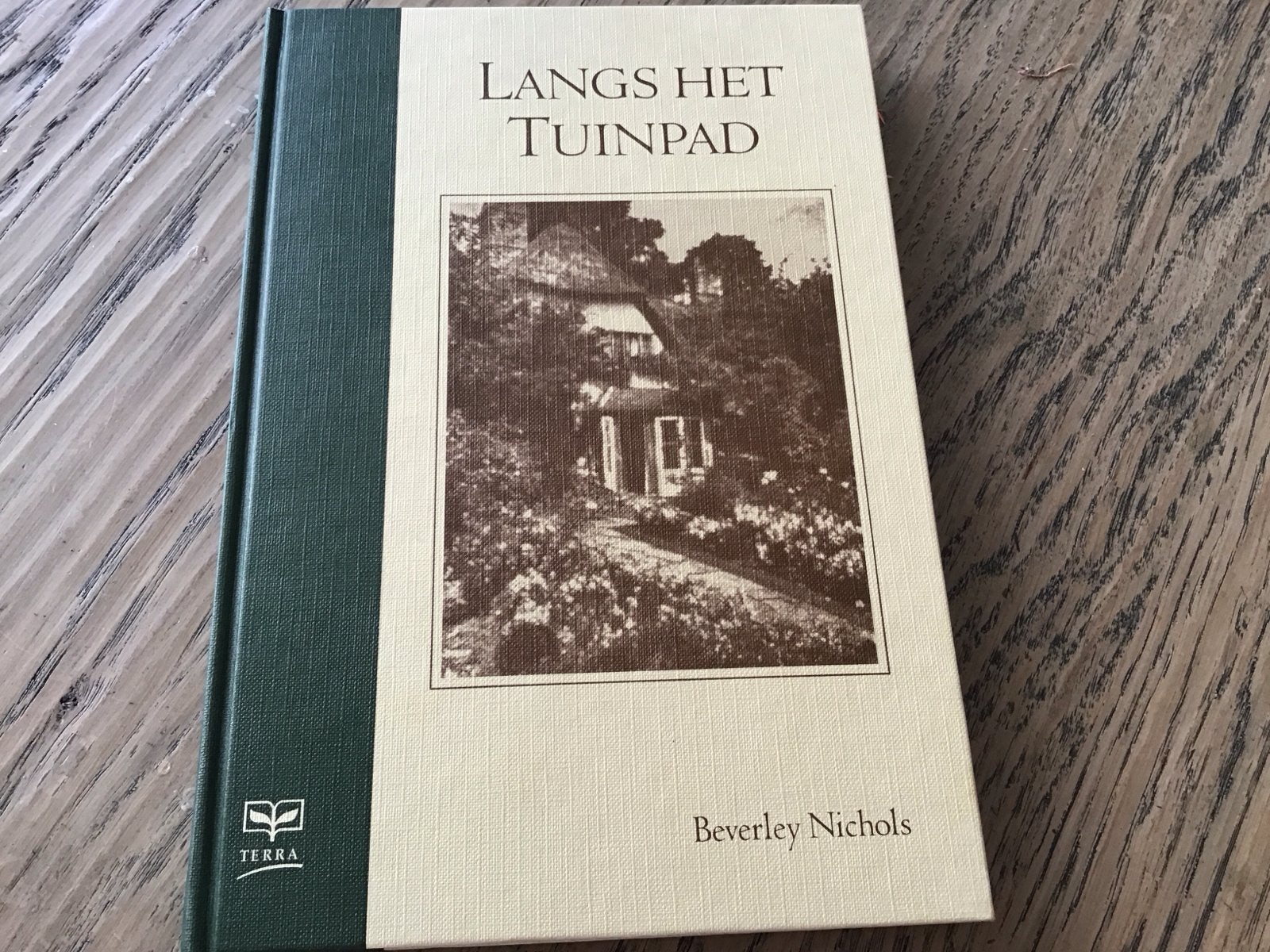 Langs het Tuinpad - Beverley Nichols (Tuinieren), Boeken, Ophalen of Verzenden, Nieuw, Tuinieren en Tuinplanten