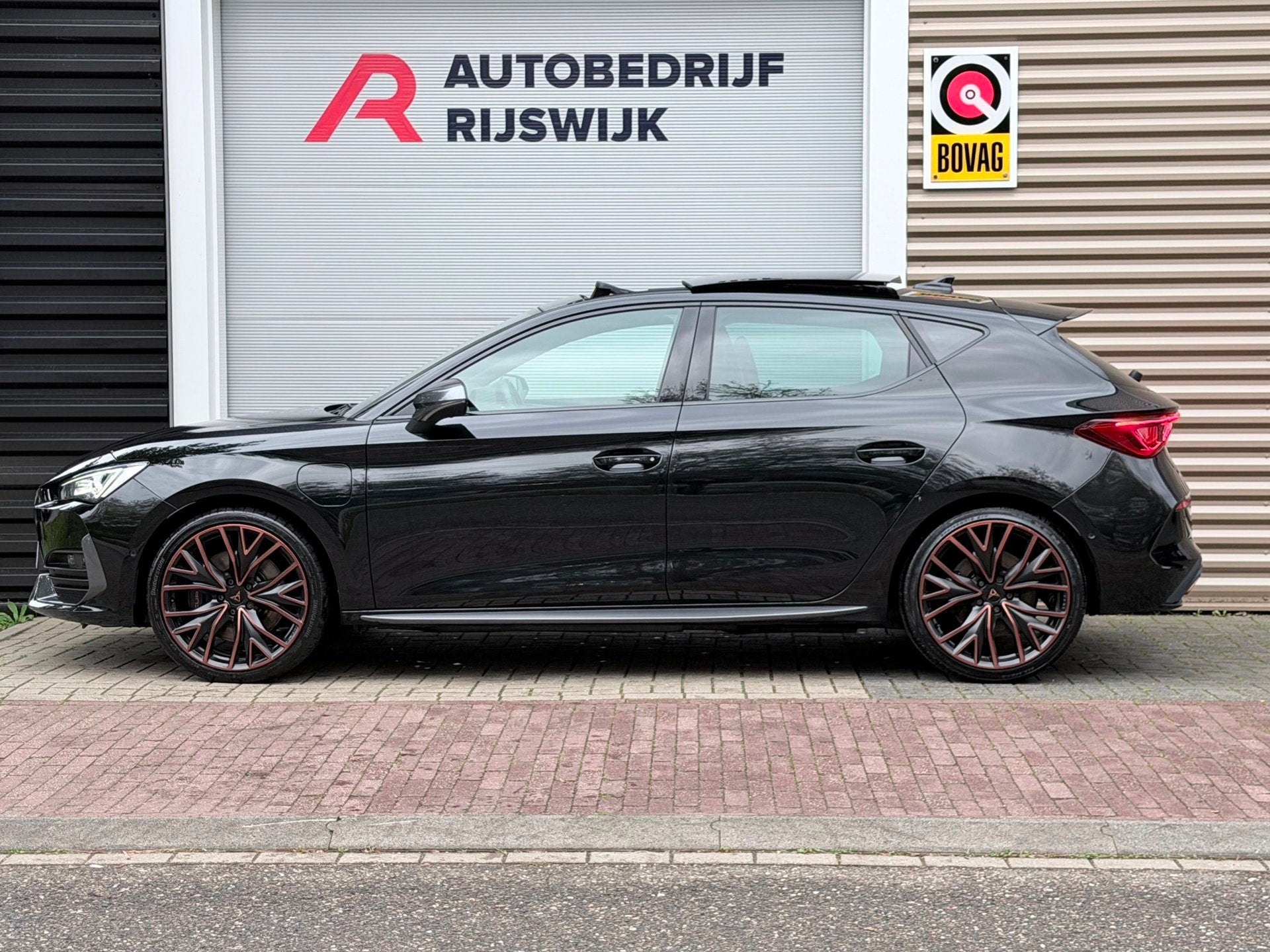CUPRA Leon 1.4 e-Hybrid VZ Performance Schaal/Pano/Matrix, Auto's, 77 km/l, Gebruikt, 4 cilinders, Leon