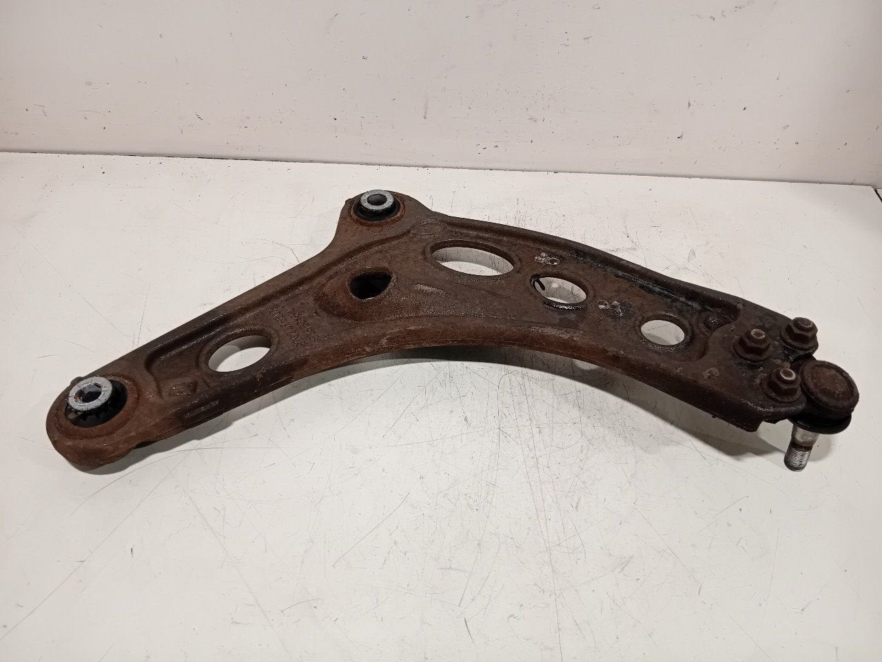 Draagarm links voor Opel Vivaro, Onderdelen@venauto.nl, Van der Ven Autorecycling B.V., Gebruikt, Ettenseweg 76, 4706 PB Roosendaal, The Netherlands