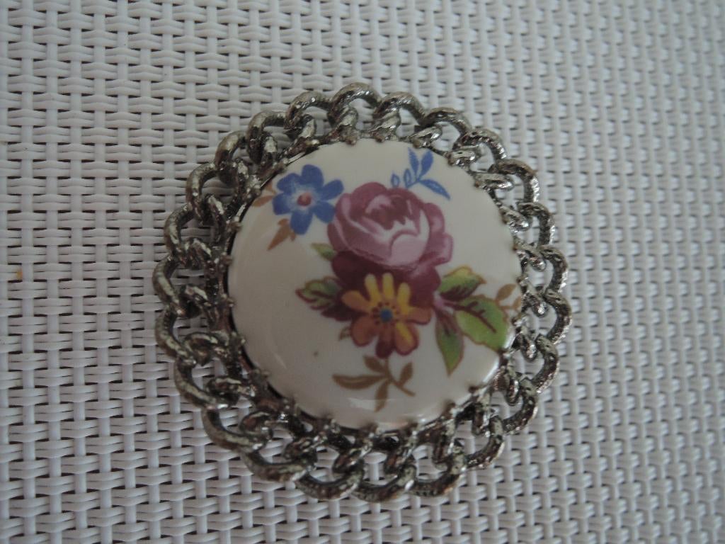 Brocante shawlclip, Ophalen of Verzenden, Zo goed als nieuw, Minder dan 4 cm, Overige materialen