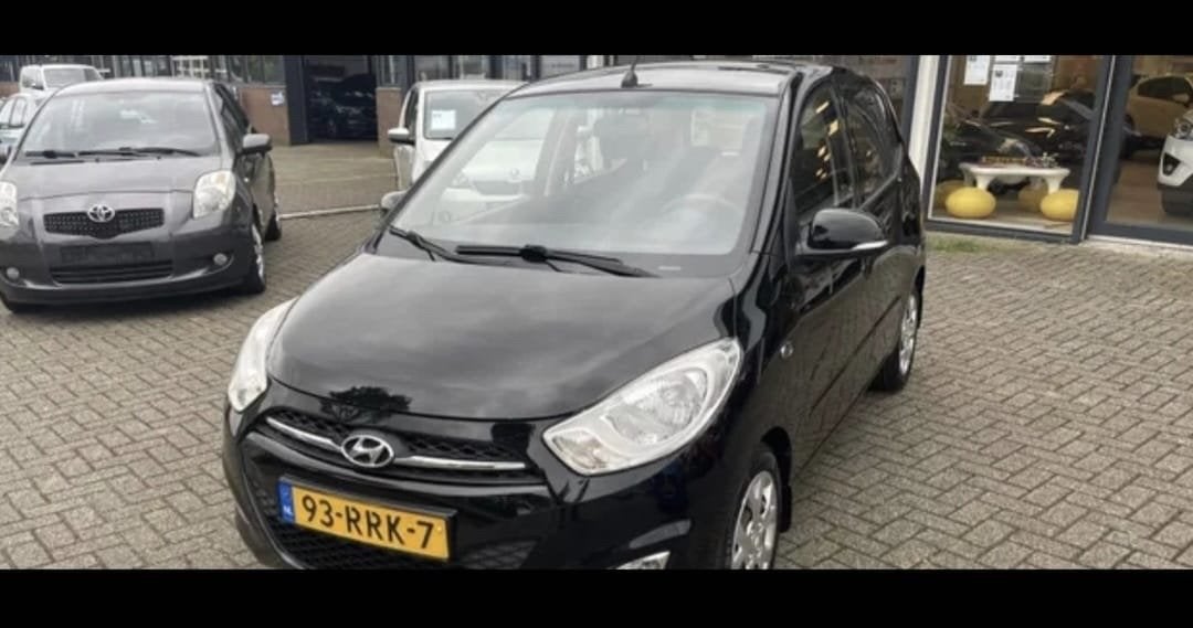 Hyundai i10 1.25 I 5DR 2011 Zwart, Auto's, Voorwielaandrijving, 450 kg, 31 €/maand, 4 cilinders