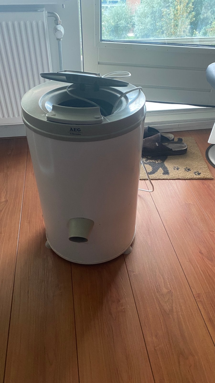 Centrifuge aeg, Ophalen, Minder dan 85 cm, Zo goed als nieuw, Minder dan 4 kg