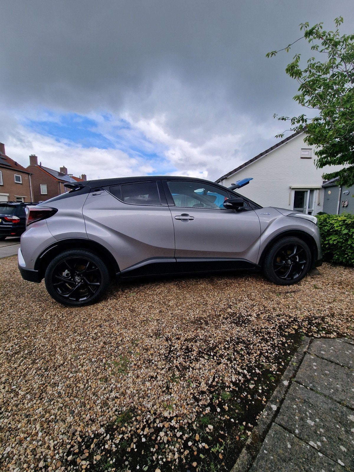 Toyota C-HR 1.8 Hybrid 122pk CVT 2017 Grijs, Auto's, Toyota, 725 kg, 4 cilinders, 75 €/maand, 26 km/l