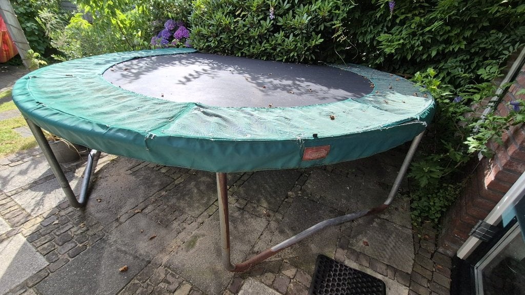 Trampoline Berg 330, Ophalen, Gebruikt